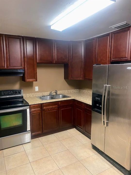 Recently Sold: $199,999 (2 beds, 1 baths, 864 Square Feet)
