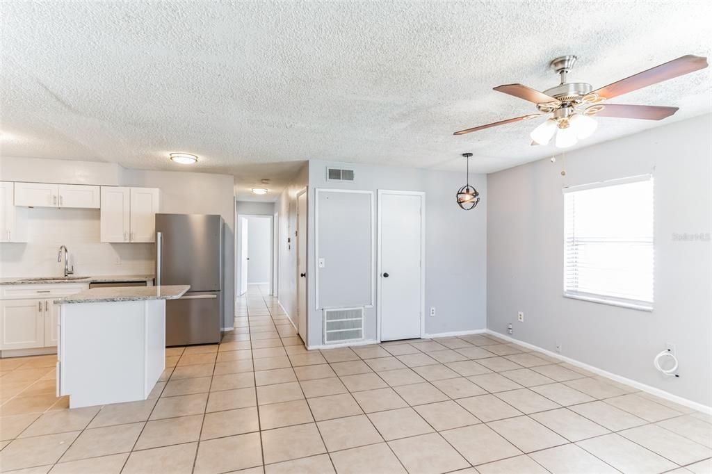 Recently Sold: $249,990 (3 beds, 1 baths, 979 Square Feet)