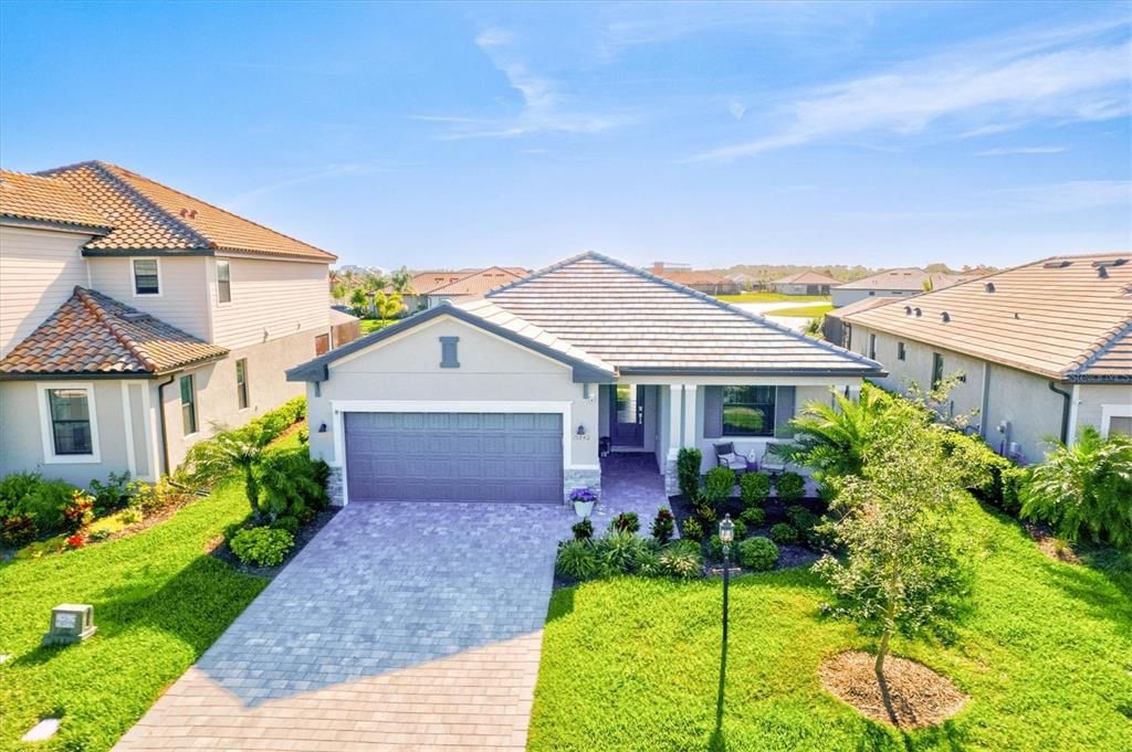 Recently Sold: $639,000 (3 beds, 3 baths, 1836 Square Feet)