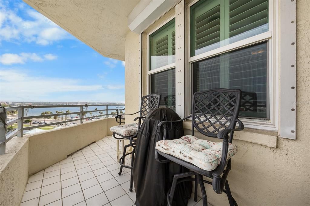 Active With Contract: $1,275,000 (3 beds, 2 baths, 2024 Square Feet)