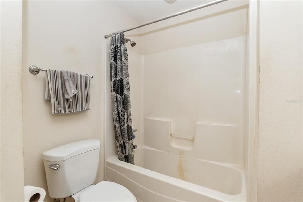 Active With Contract: $234,900 (3 beds, 2 baths, 1434 Square Feet)