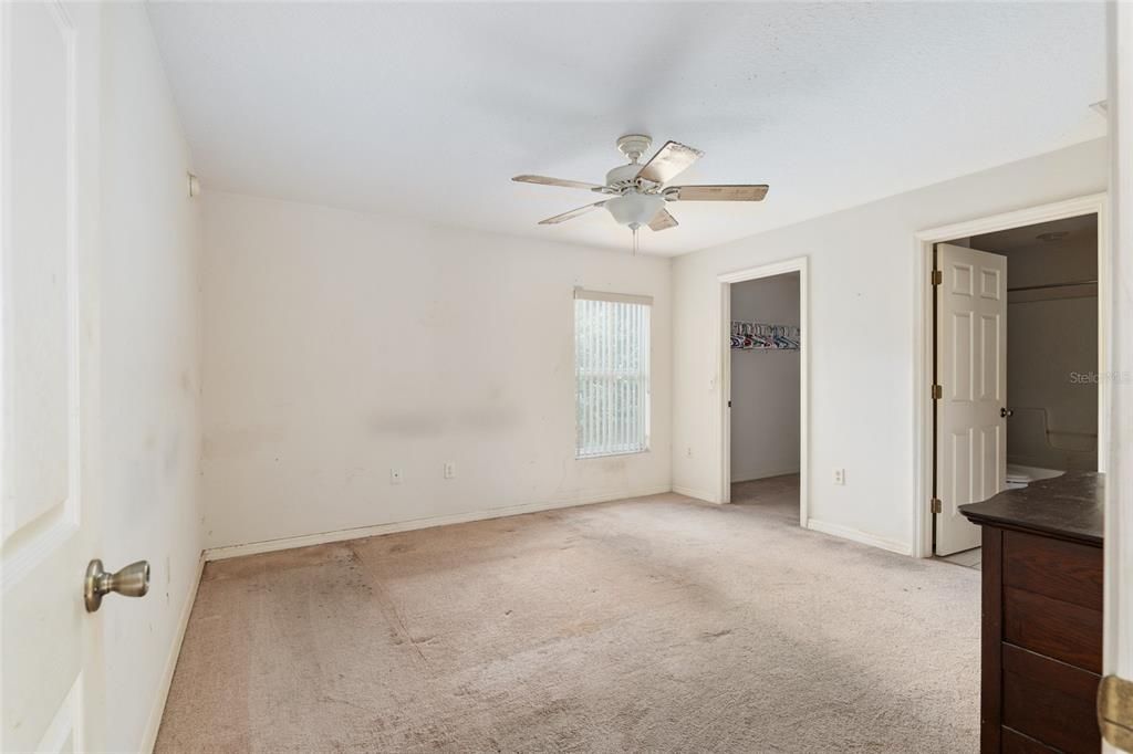 Active With Contract: $234,900 (3 beds, 2 baths, 1434 Square Feet)