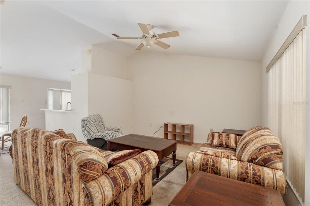 Active With Contract: $234,900 (3 beds, 2 baths, 1434 Square Feet)