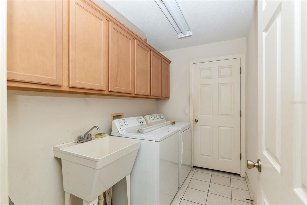 Active With Contract: $234,900 (3 beds, 2 baths, 1434 Square Feet)