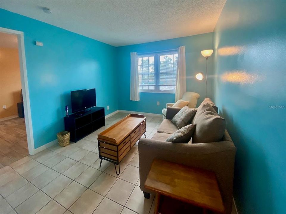 For Sale: $119,900 (1 beds, 1 baths, 544 Square Feet)