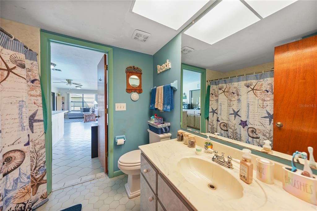 待售: $349,900 (3 贝兹, 2 浴室, 2156 平方英尺)