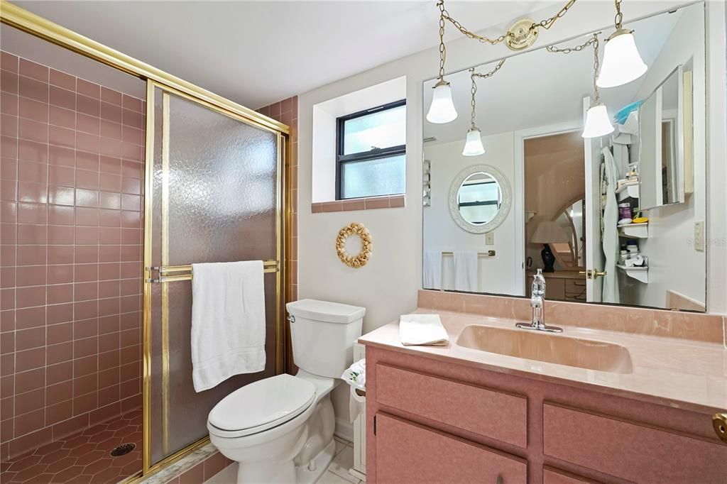 最近售出: $132,000 (2 贝兹, 2 浴室, 1185 平方英尺)