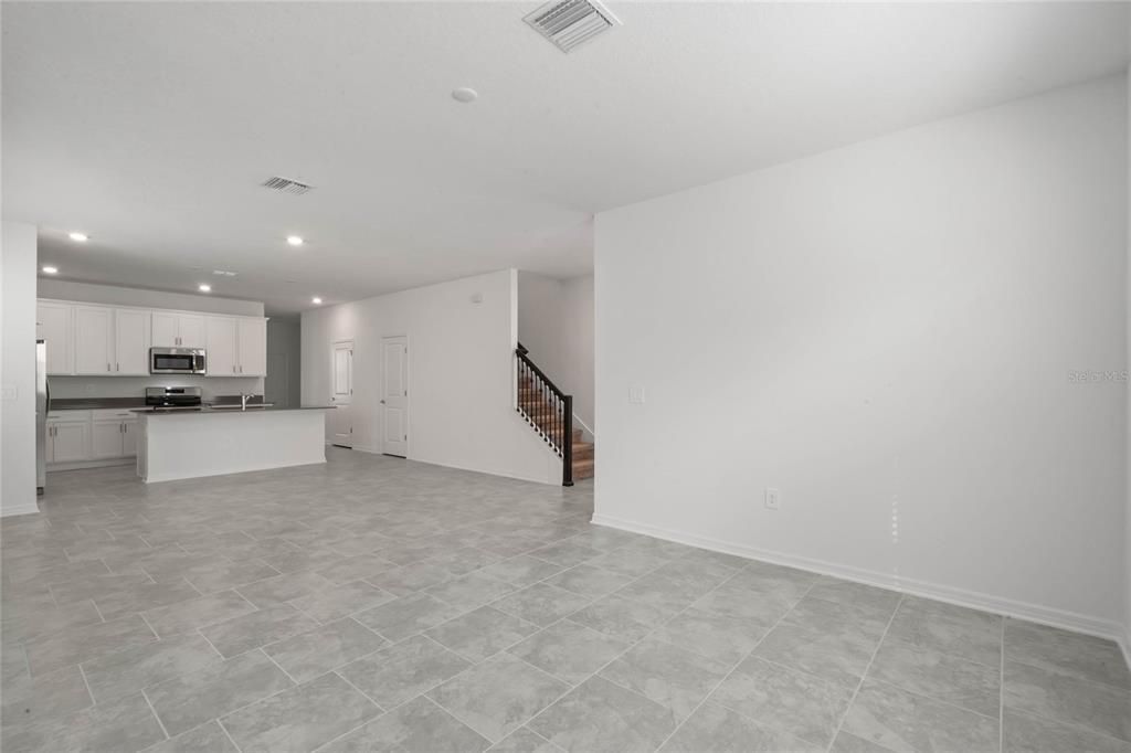Recently Rented: $2,300 (3 beds, 2 baths, 2120 Square Feet)