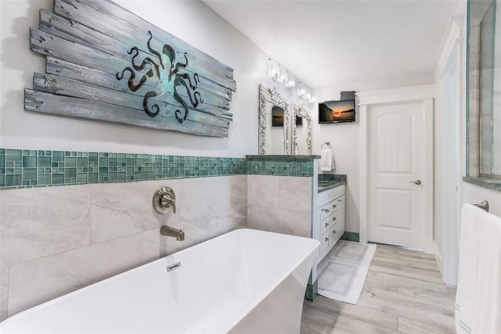 Active With Contract: $2,999,000 (4 beds, 4 baths, 2144 Square Feet)