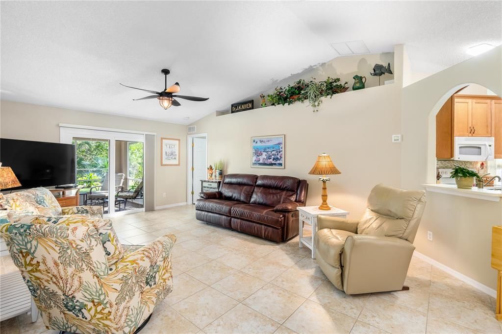 Recently Sold: $365,000 (3 beds, 2 baths, 1230 Square Feet)
