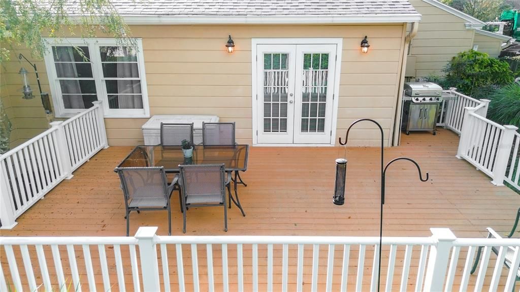 Recently Sold: $950,000 (3 beds, 2 baths, 2426 Square Feet)
