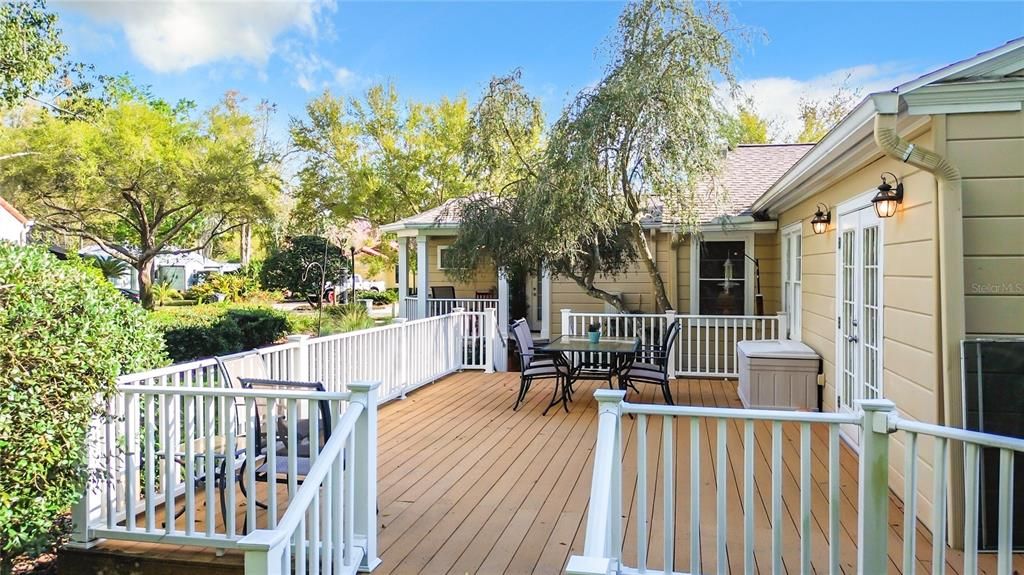 Recently Sold: $950,000 (3 beds, 2 baths, 2426 Square Feet)