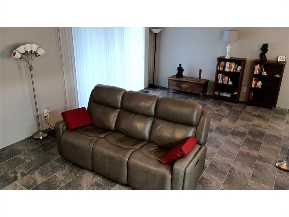 For Sale: $234,000 (2 beds, 1 baths, 1283 Square Feet)