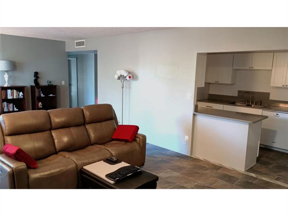 For Sale: $234,000 (2 beds, 1 baths, 1283 Square Feet)