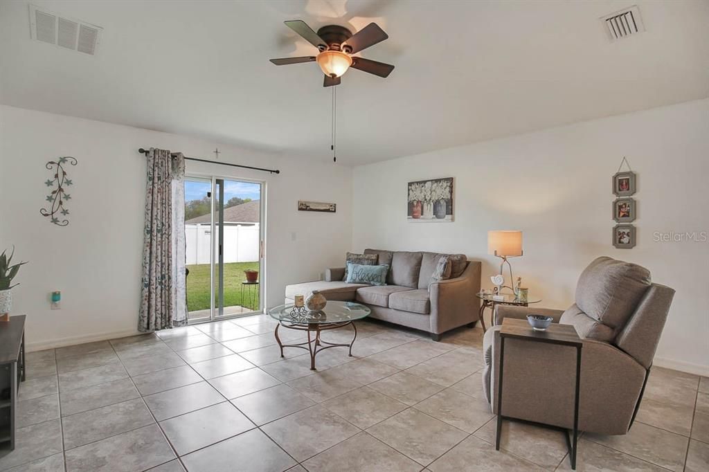 For Sale: $415,000 (4 beds, 2 baths, 1850 Square Feet)