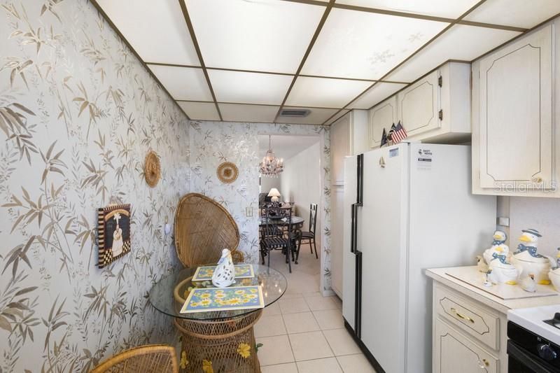 For Sale: $349,000 (2 beds, 2 baths, 1250 Square Feet)
