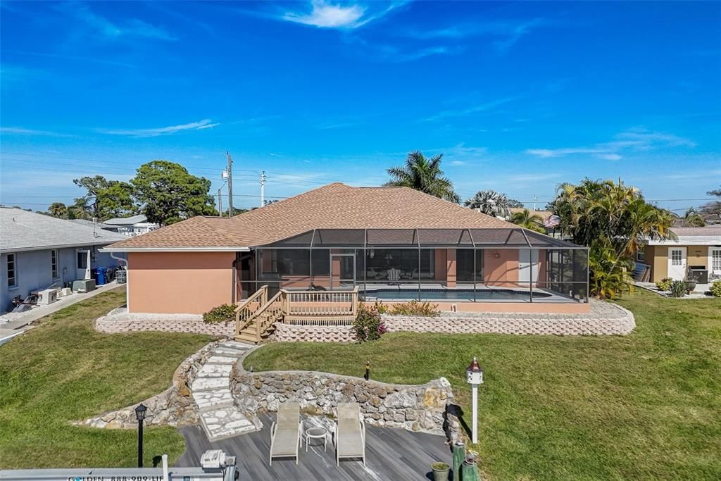 Recently Sold: $800,000 (3 beds, 2 baths, 2004 Square Feet)