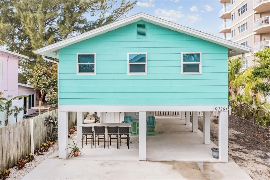 Recently Sold: $875,000 (2 beds, 1 baths, 816 Square Feet)