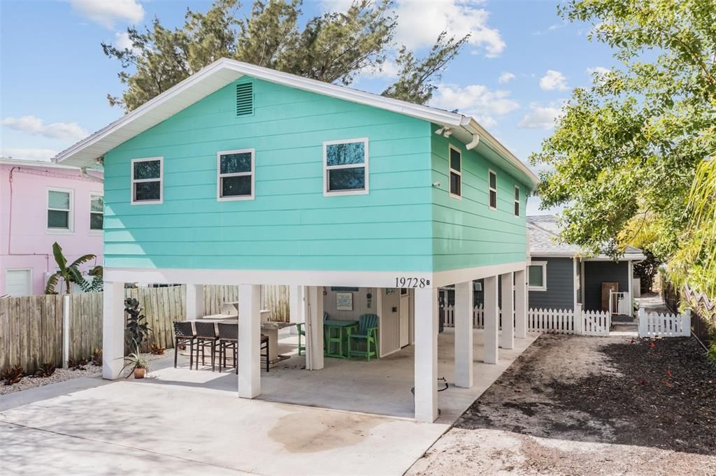 Recently Sold: $875,000 (2 beds, 1 baths, 816 Square Feet)
