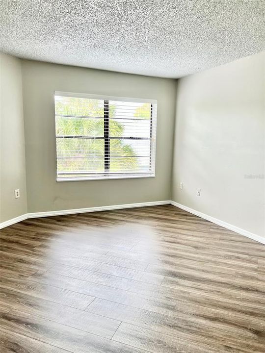 Recently Rented: $1,550 (2 beds, 2 baths, 820 Square Feet)