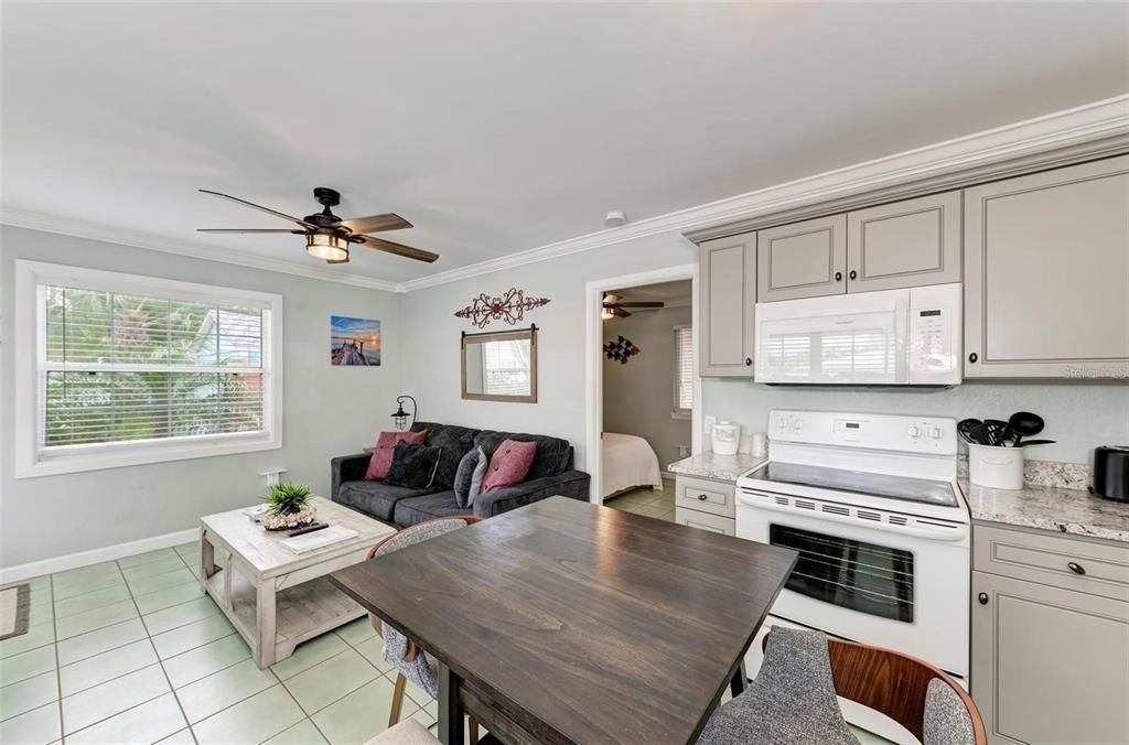 For Sale: $429,000 (1 beds, 1 baths, 380 Square Feet)