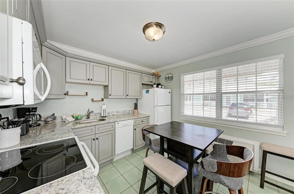 For Sale: $429,000 (1 beds, 1 baths, 380 Square Feet)