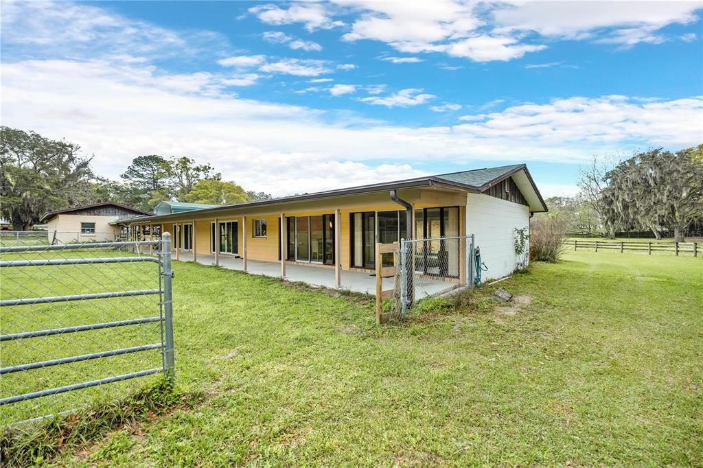 Active With Contract: $560,000 (3 beds, 3 baths, 2568 Square Feet)