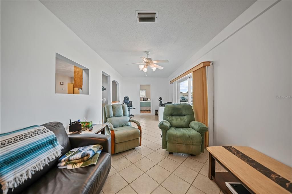 Active With Contract: $254,900 (2 beds, 2 baths, 1270 Square Feet)