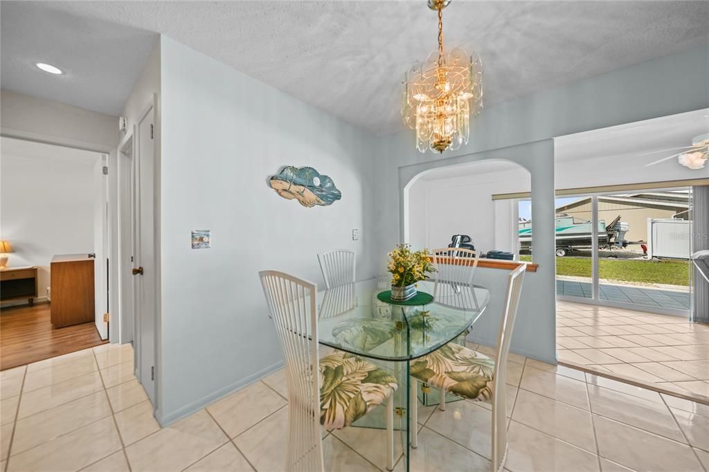 Active With Contract: $254,900 (2 beds, 2 baths, 1270 Square Feet)