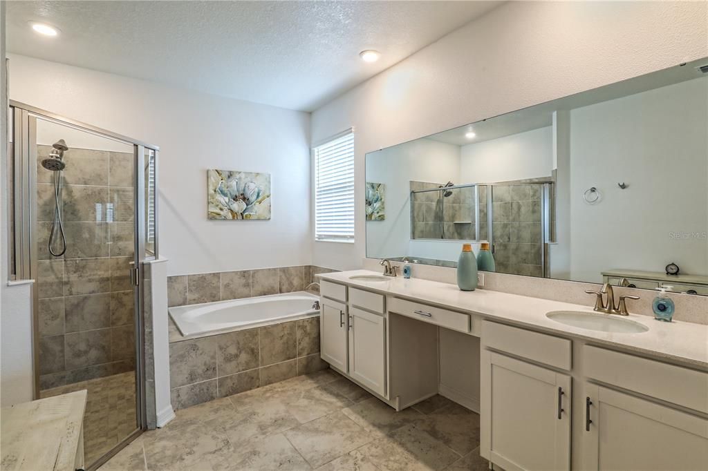 Active With Contract: $525,000 (4 beds, 3 baths, 2650 Square Feet)
