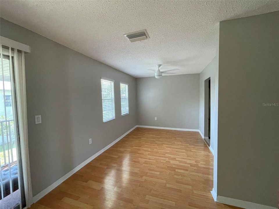 For Sale: $169,900 (2 beds, 2 baths, 930 Square Feet)