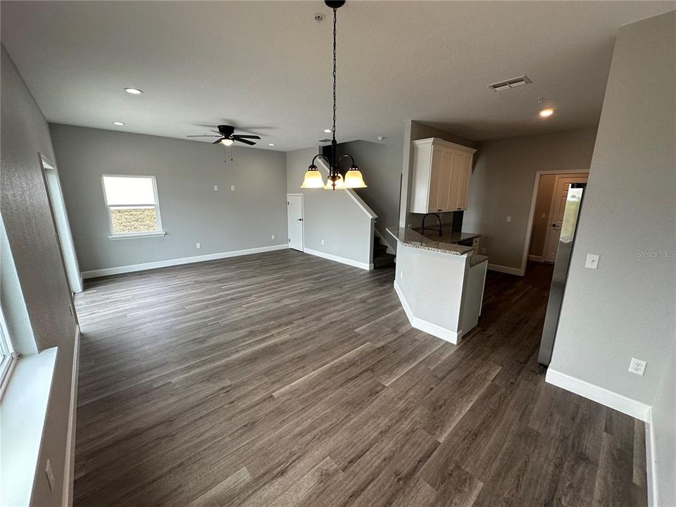 Recently Rented: $2,095 (3 beds, 2 baths, 1625 Square Feet)