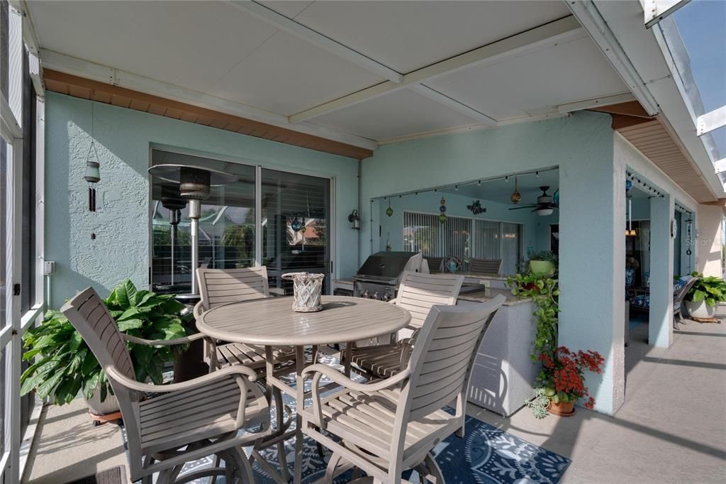 Recently Sold: $599,000 (2 beds, 2 baths, 1817 Square Feet)