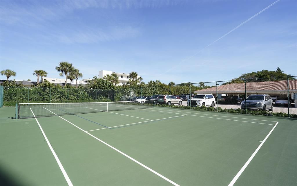 For Sale: $1,295,000 (2 beds, 2 baths, 1468 Square Feet)