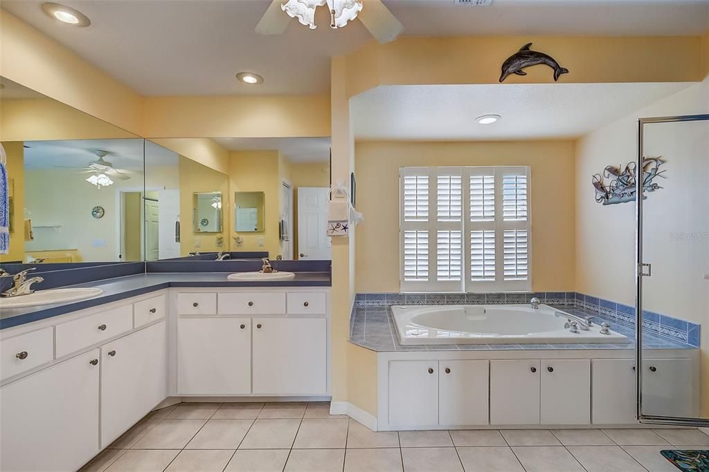 待售: $777,000 (3 贝兹, 2 浴室, 1940 平方英尺)