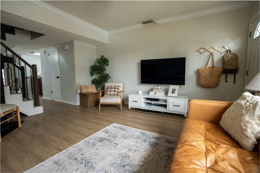 Active With Contract: $1,875 (2 beds, 2 baths, 1176 Square Feet)