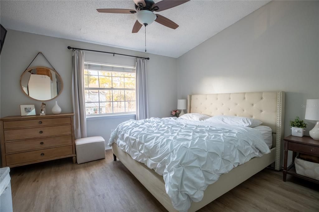 Active With Contract: $1,875 (2 beds, 2 baths, 1176 Square Feet)