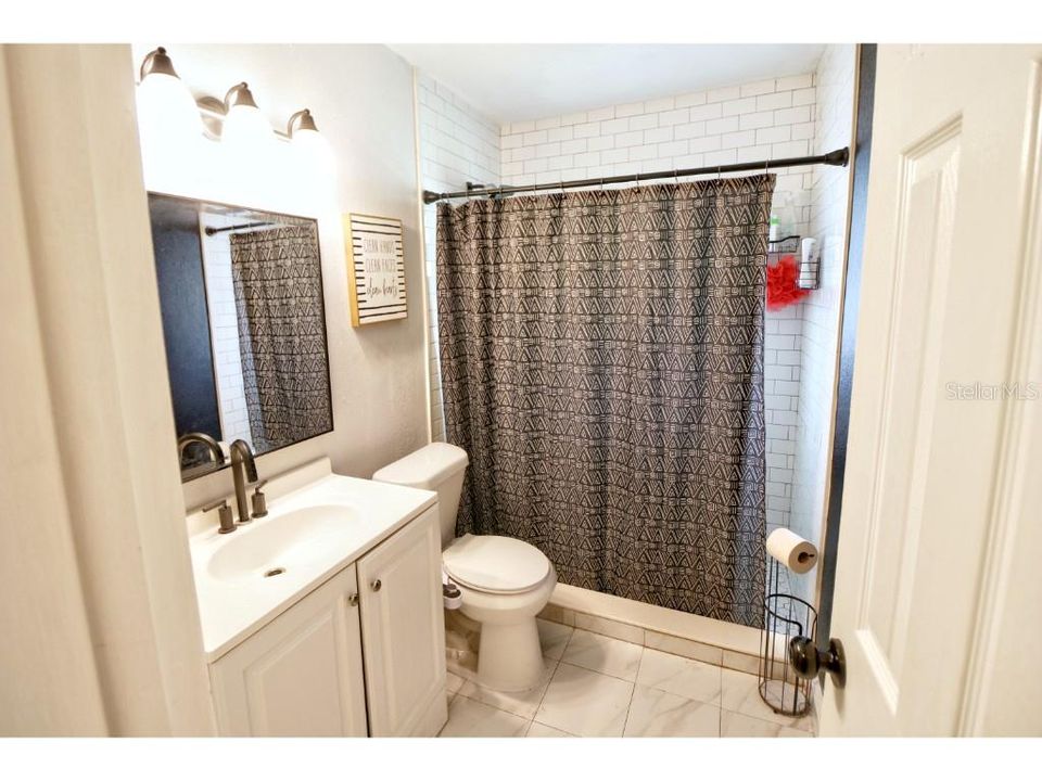 For Sale: $338,000 (4 beds, 2 baths, 1721 Square Feet)