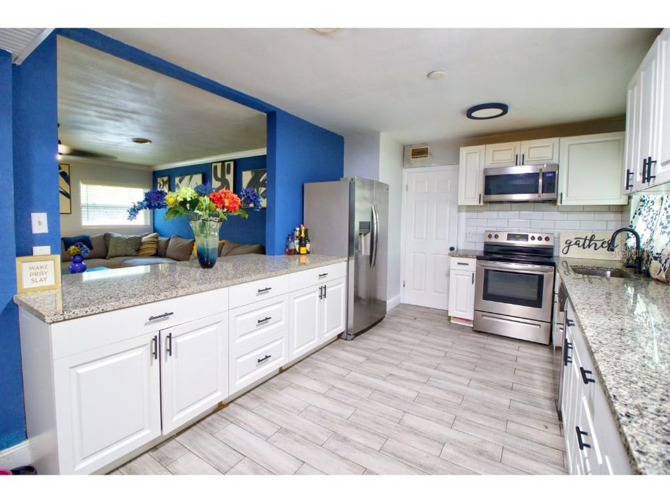 For Sale: $338,000 (4 beds, 2 baths, 1721 Square Feet)