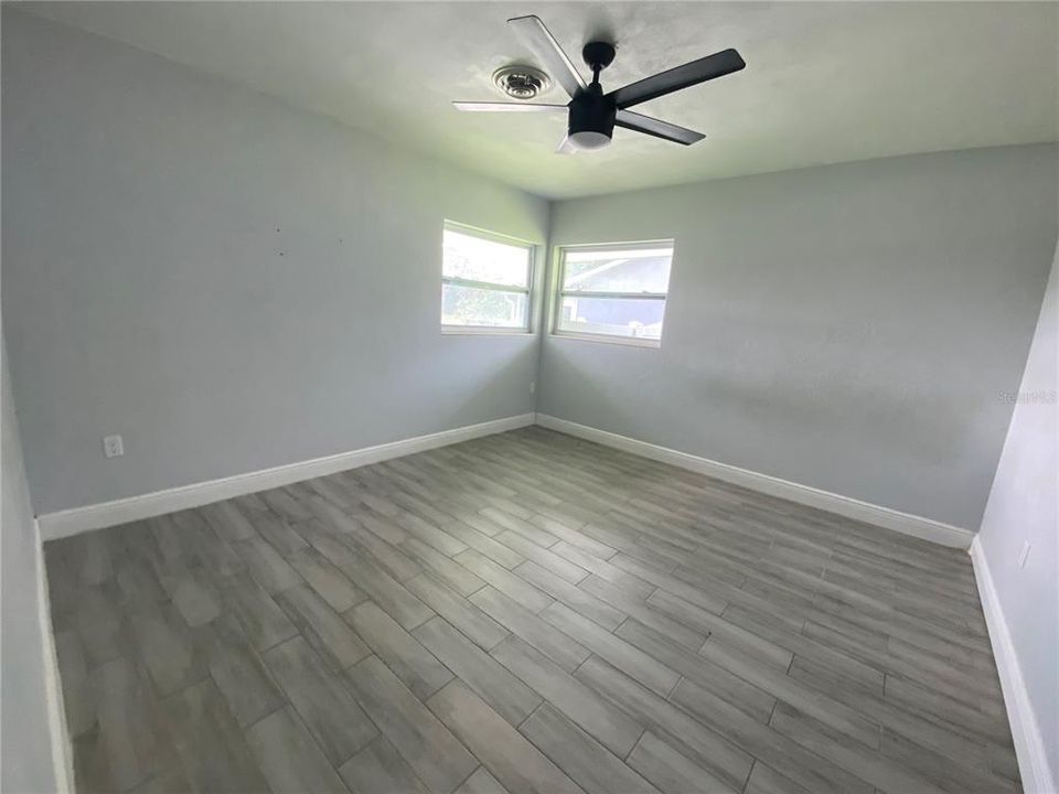 For Sale: $338,000 (4 beds, 2 baths, 1721 Square Feet)