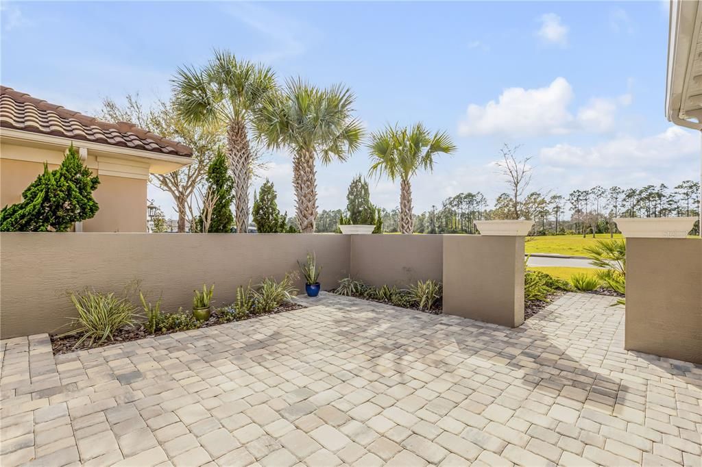 Active With Contract: $679,900 (3 beds, 3 baths, 2300 Square Feet)