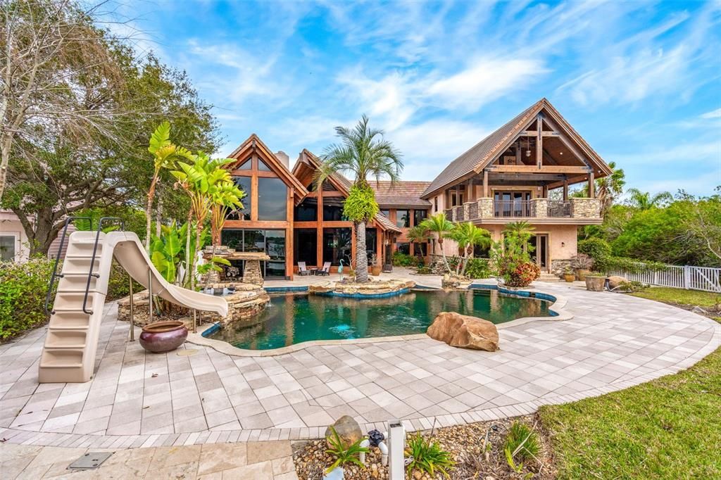 Recently Sold: $2,900,000 (4 beds, 4 baths, 7605 Square Feet)