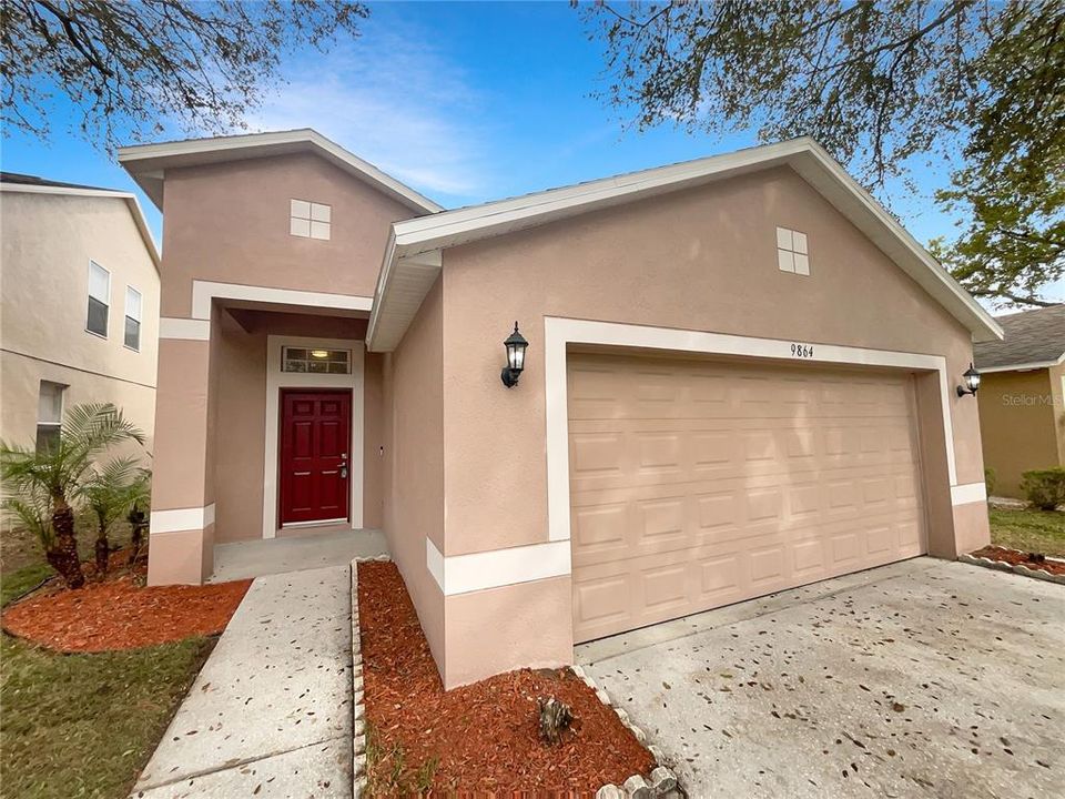 Active With Contract: $405,000 (4 beds, 2 baths, 2062 Square Feet)