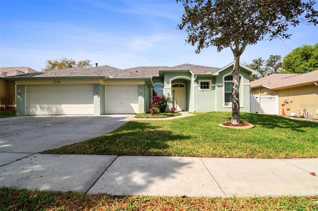 Active With Contract: $725,000 (4 beds, 3 baths, 2902 Square Feet)