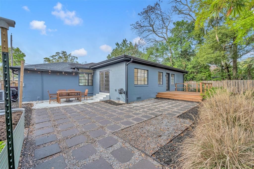 Recently Sold: $615,000 (3 beds, 2 baths, 1527 Square Feet)