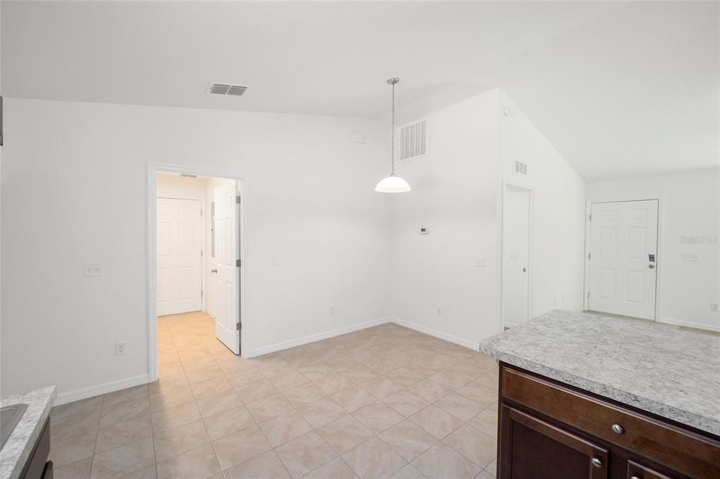 Active With Contract: $214,900 (3 beds, 2 baths, 1003 Square Feet)
