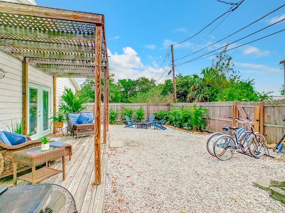 For Sale: $550,000 (4 beds, 2 baths, 1656 Square Feet)