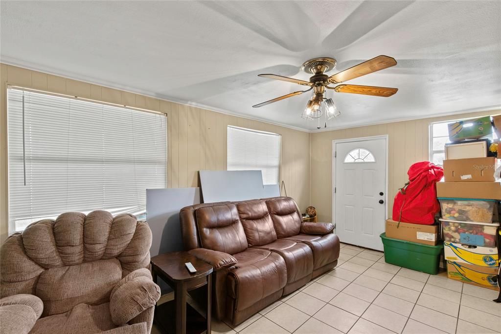 Active With Contract: $176,000 (3 beds, 2 baths, 1176 Square Feet)