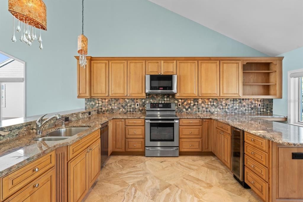 Recently Sold: $1,100,000 (2 beds, 2 baths, 2193 Square Feet)