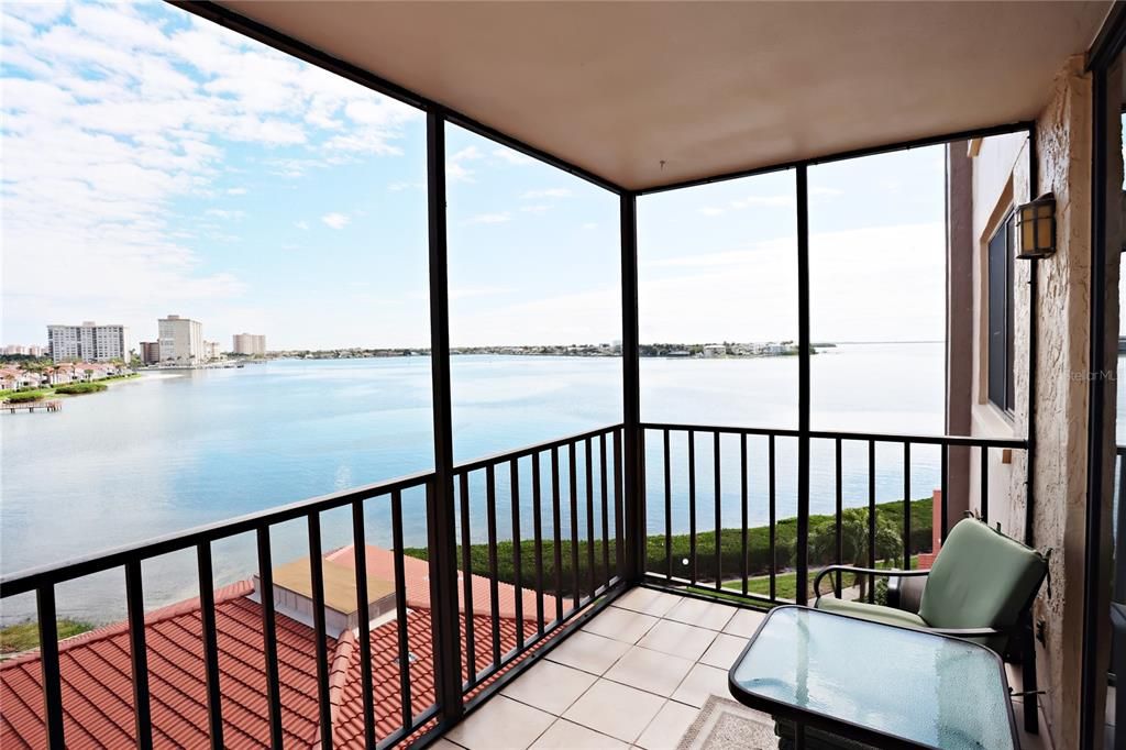 Active With Contract: $304,000 (1 beds, 1 baths, 780 Square Feet)